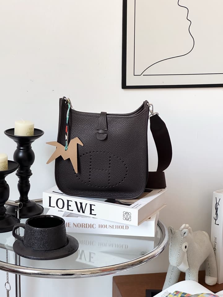 Hermès 23cm Handbag – Ebony