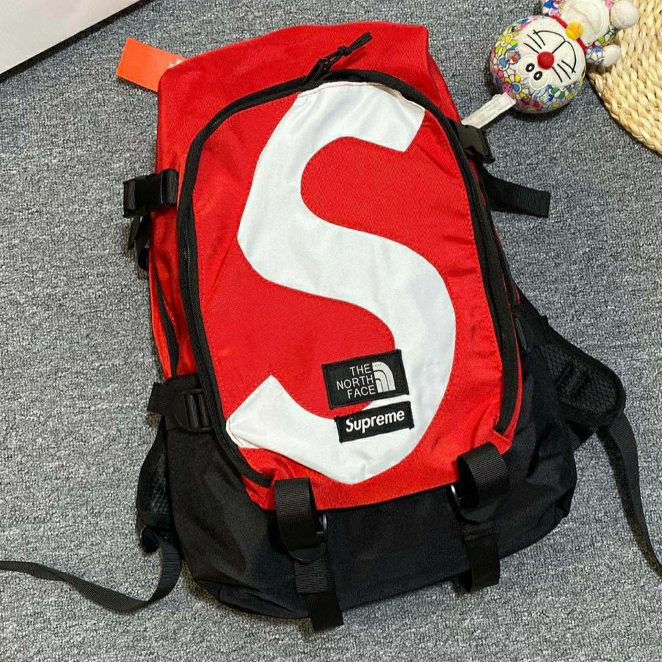 Supreme x The North Face Reflective Backpack – 20FW