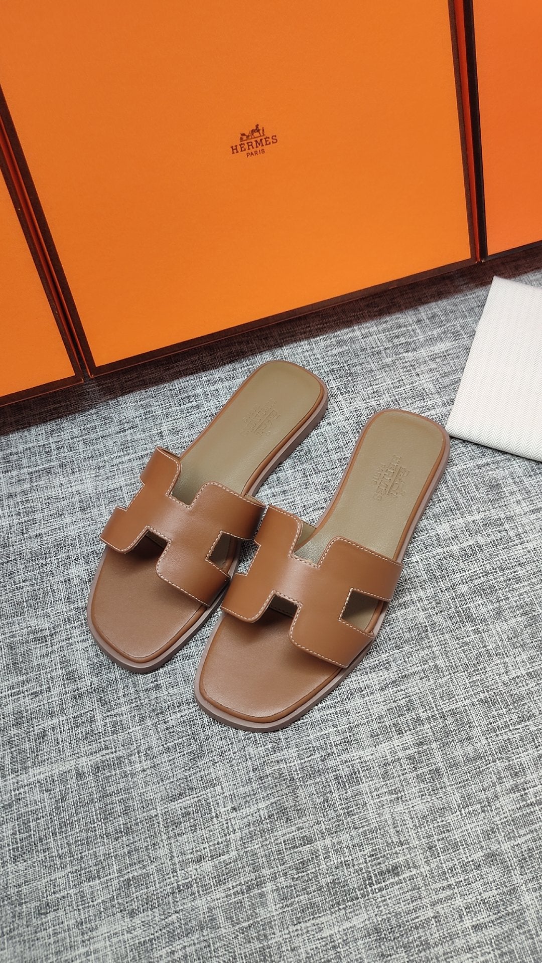 Hermès Premium Leather Flat Slides – 2024 Collection