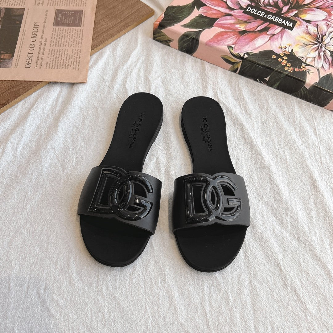 Dolce & Gabbana 3D Logo Flat Sandals – 2024 Collection