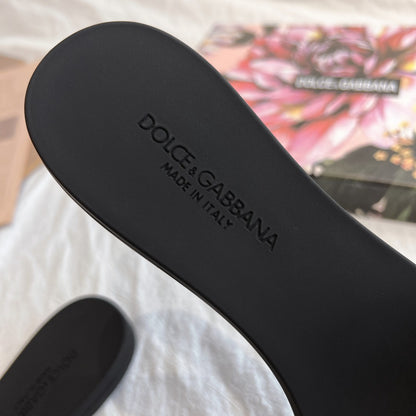 Dolce & Gabbana 3D Logo Flat Sandals – 2024 Collection