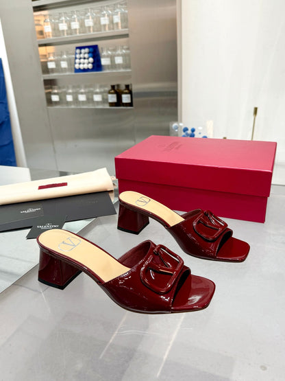 Valentino VLogo Signature Leather Pumps – 6cm
