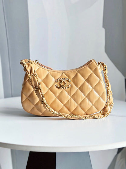 Chanel Handbag – 19CM
