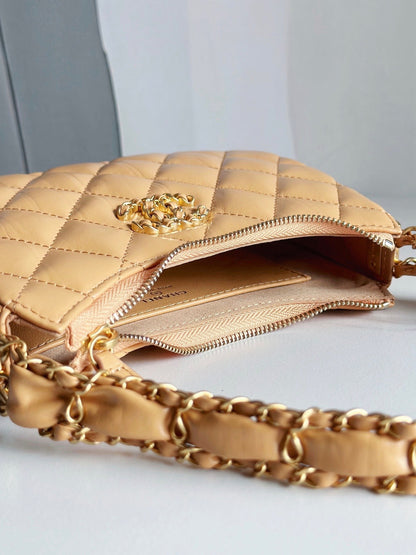 Chanel Handbag – 19CM