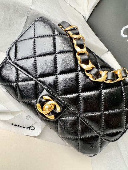 Chanel Handbag – 20CM
