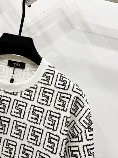 Fendi Gradient Logo Round Neck T-Shirt – 2025SS Collection