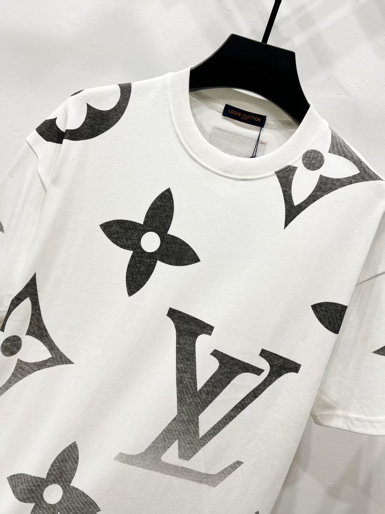 Louis Vuitton Monogram Gradient Logo T-Shirt – 25SS