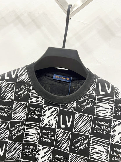 Louis Vuitton Classic Damier Print T-Shirt – 2025SS