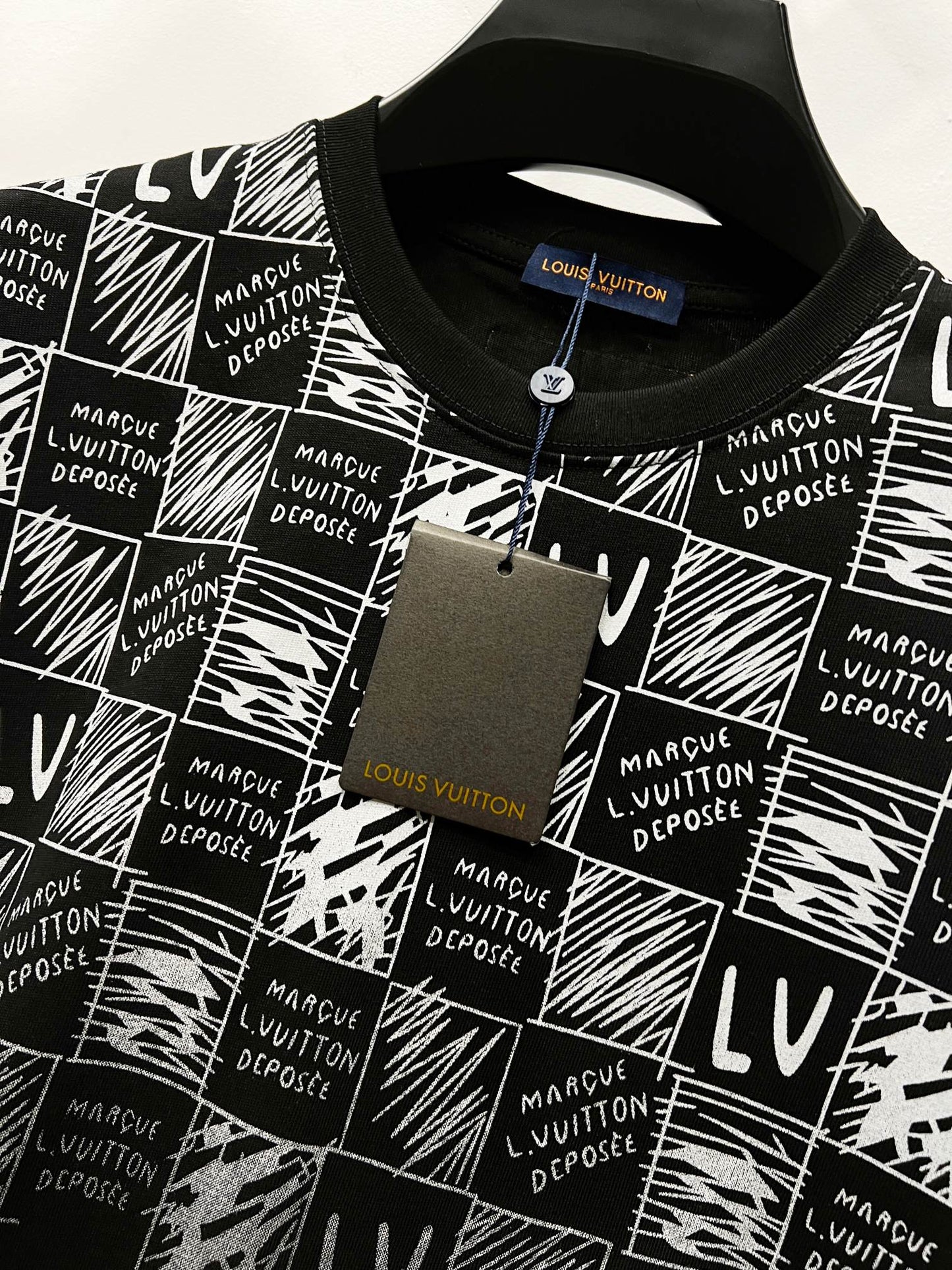 Louis Vuitton Classic Damier Print T-Shirt – 2025SS