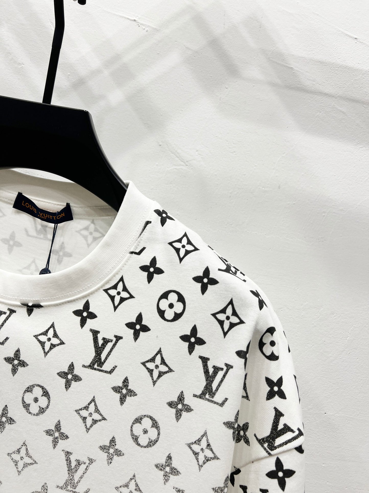 Louis Vuitton Gradient Monogram T-Shirt – 2025 Summer Collection