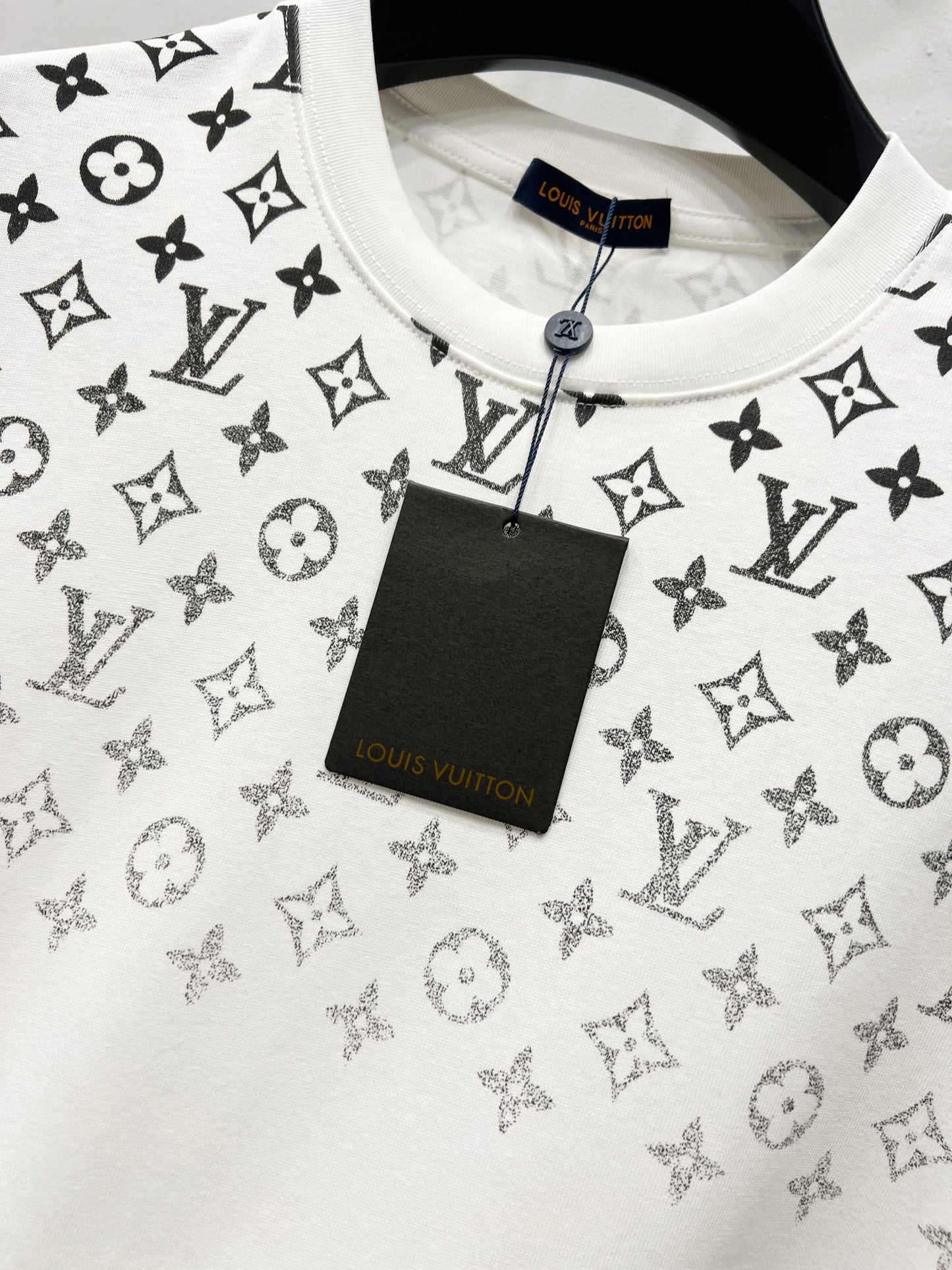 Louis Vuitton Gradient Monogram T-Shirt – 2025 Summer Collection
