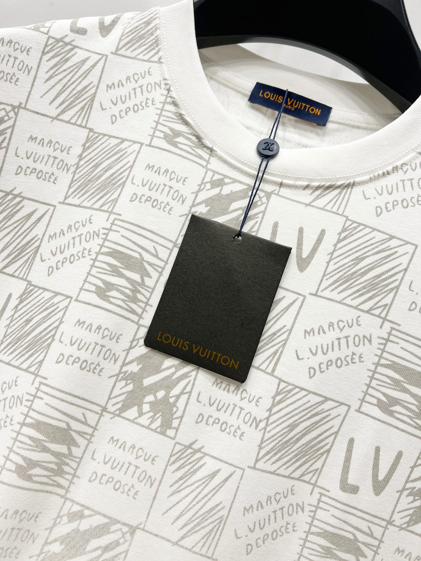 Louis Vuitton Classic Damier Print T-Shirt – 2025SS
