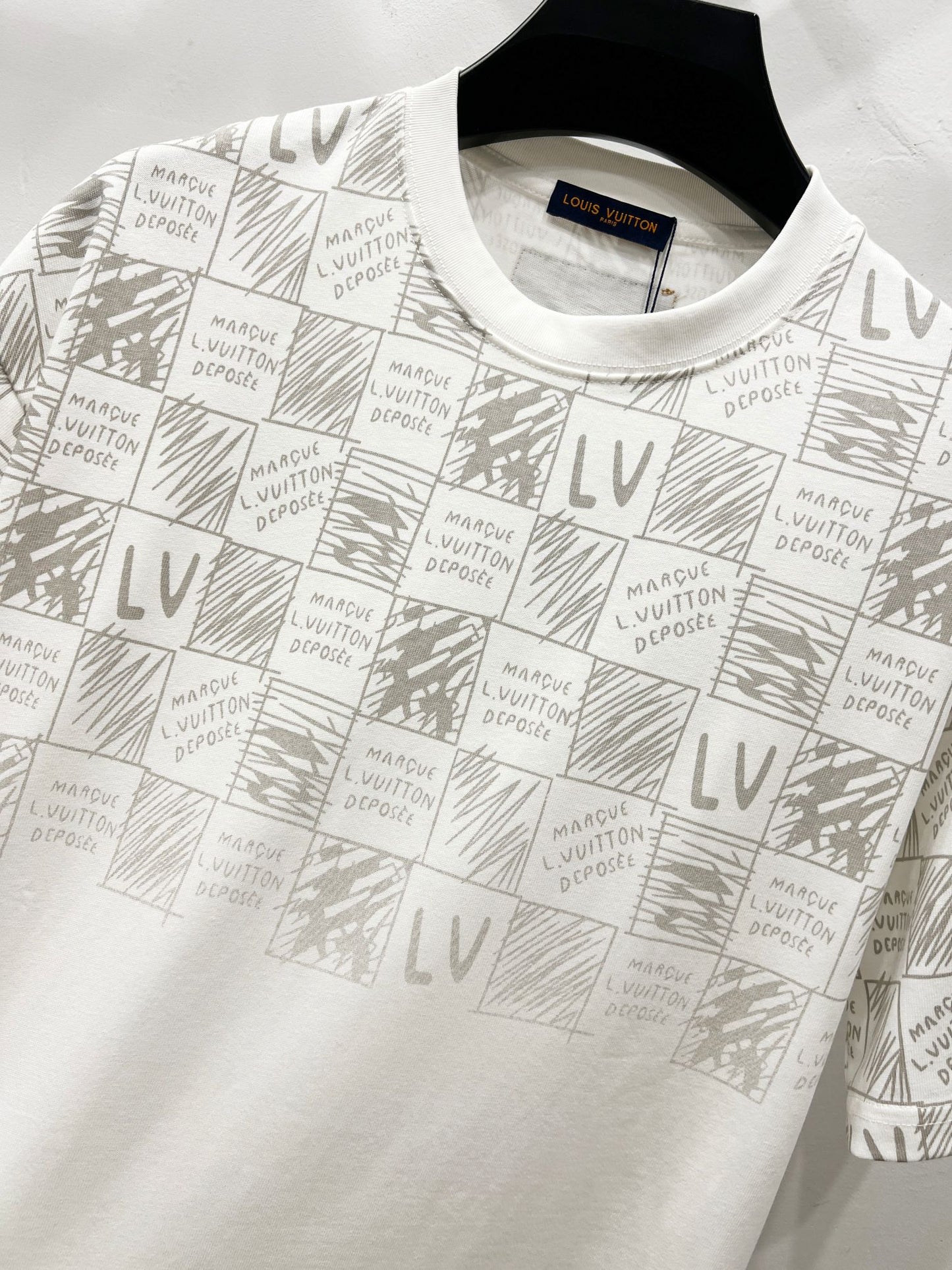 Louis Vuitton Classic Damier Print T-Shirt – 2025SS