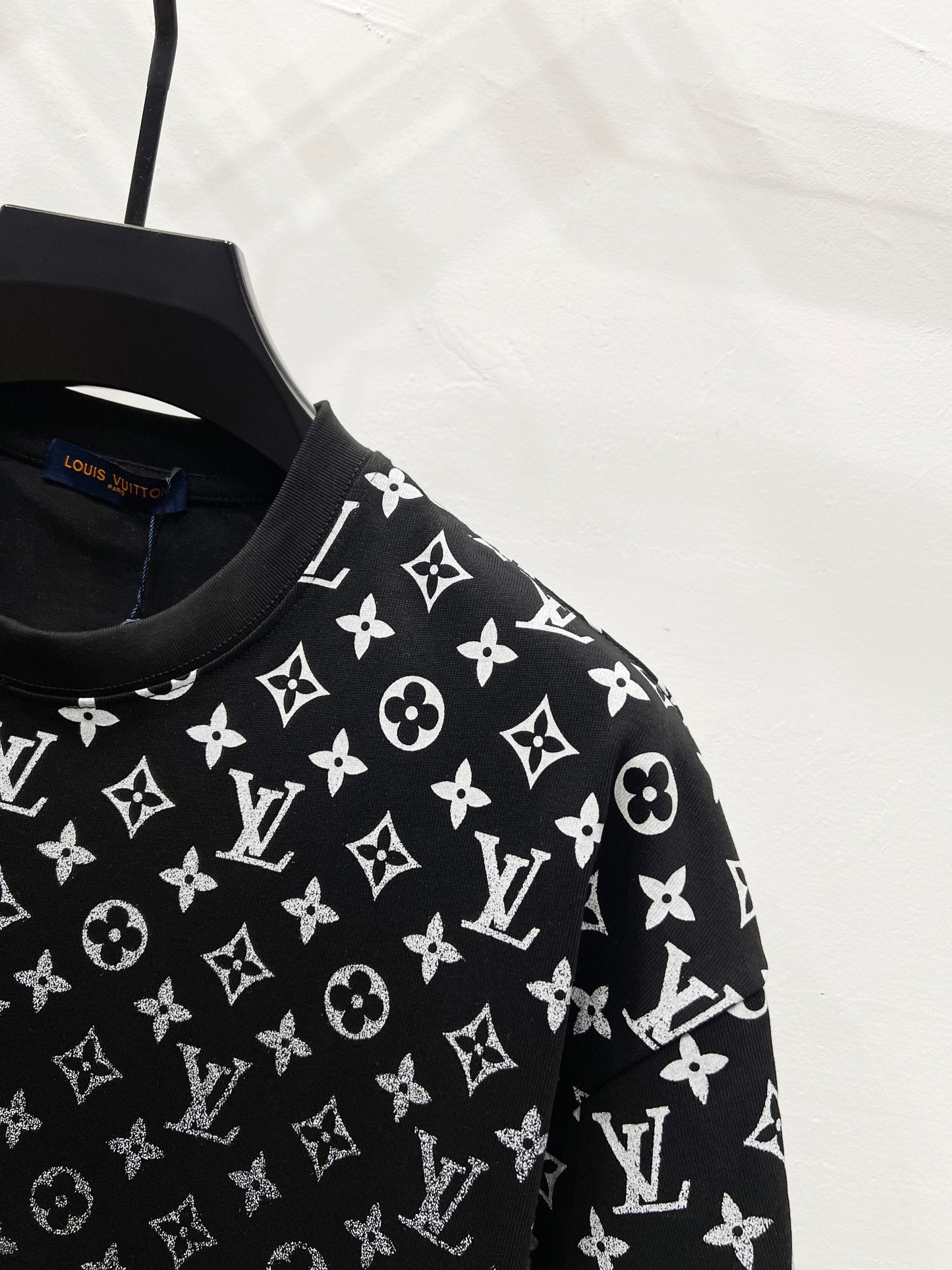 Louis Vuitton Gradient Monogram T-Shirt – 2025 Summer Collection