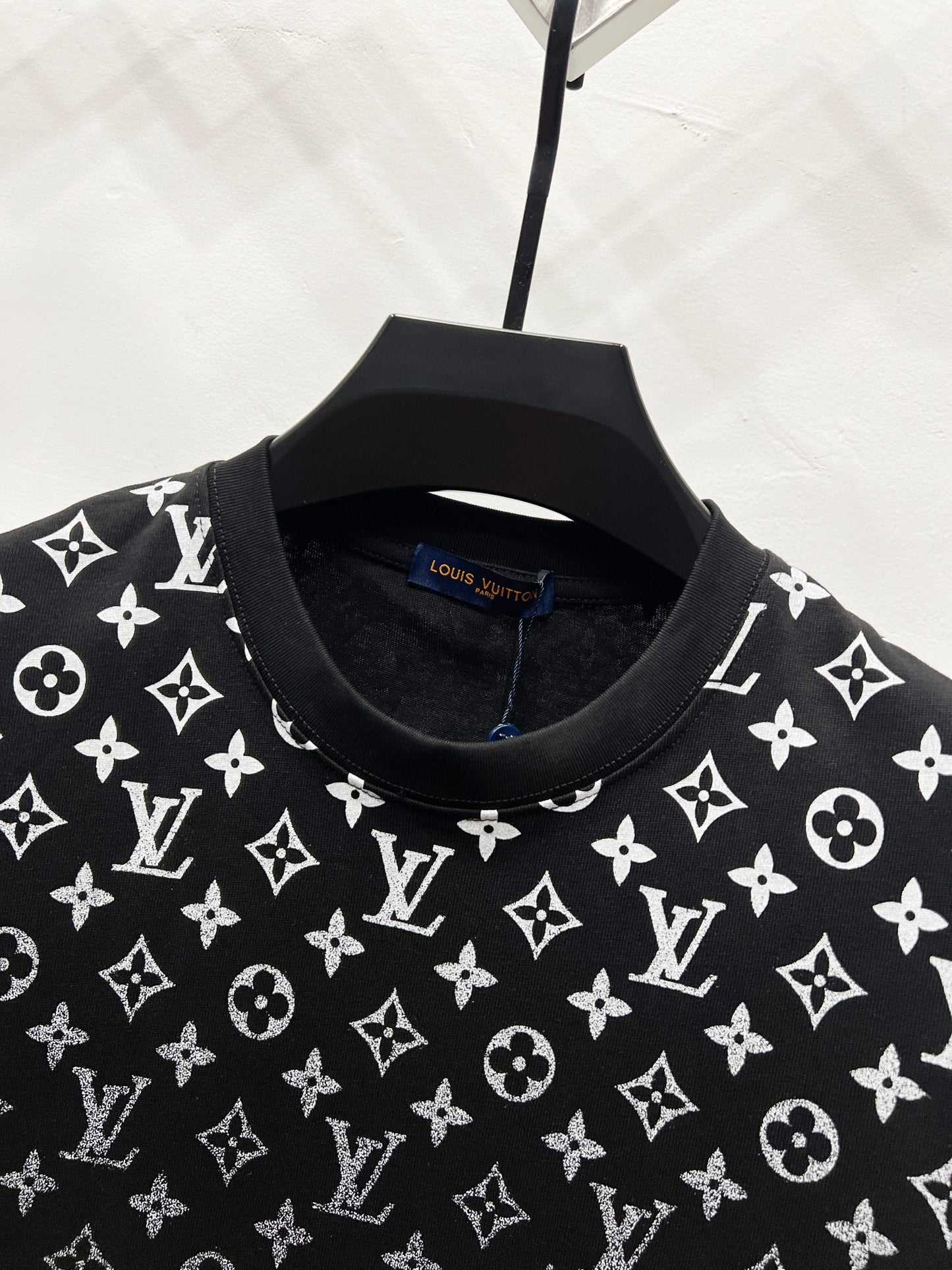 Louis Vuitton Gradient Monogram T-Shirt – 2025 Summer Collection