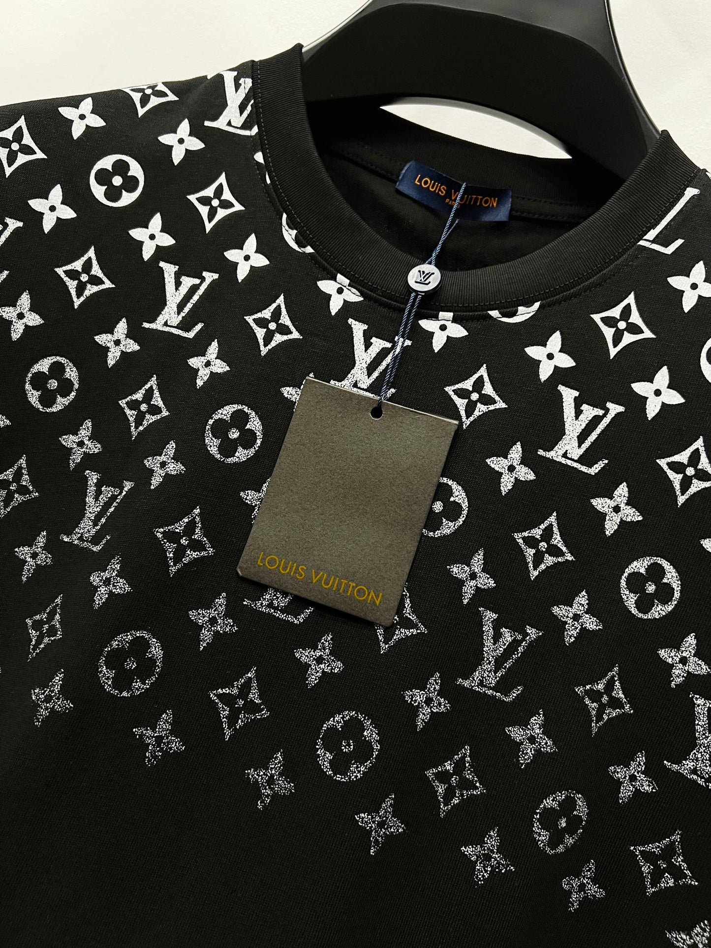Louis Vuitton Gradient Monogram T-Shirt – 2025 Summer Collection