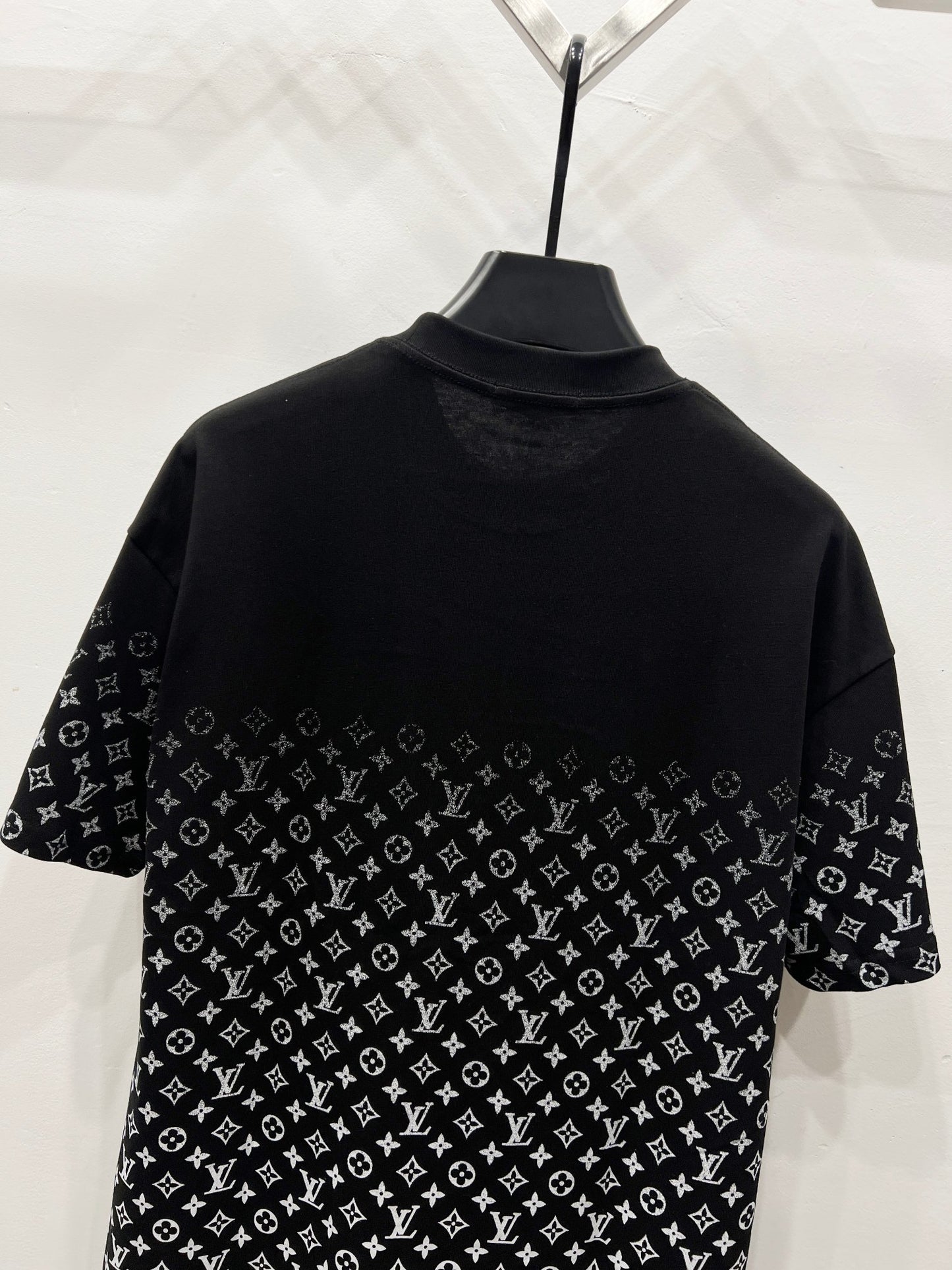 Louis Vuitton Gradient Monogram T-Shirt – 2025 Summer Collection