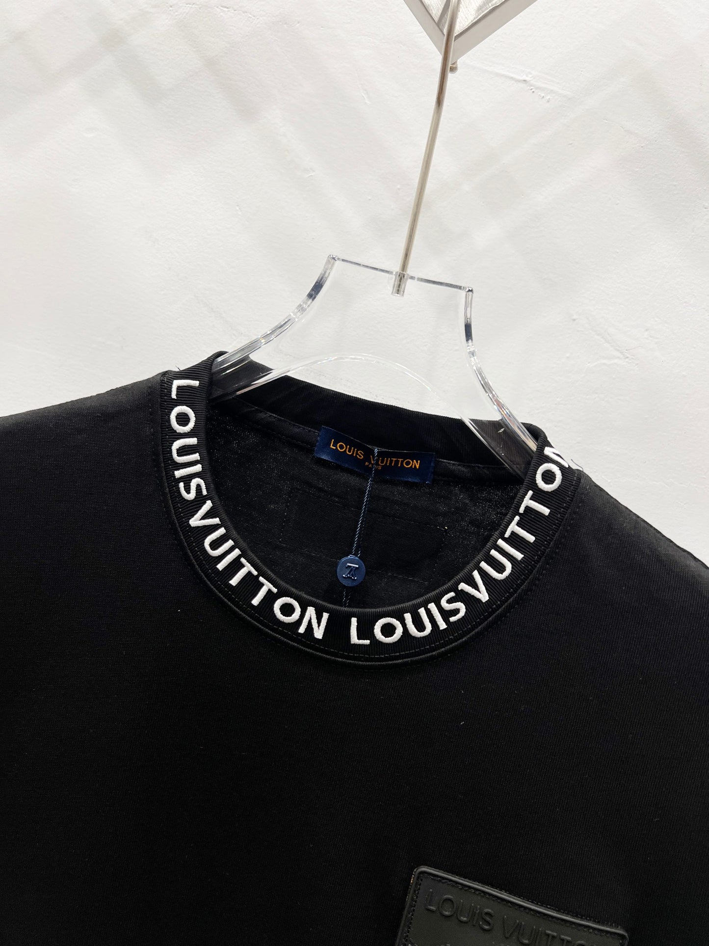 Louis Vuitton Leather Label Pocket Embroidered T-Shirt – 2025 Summer Collection