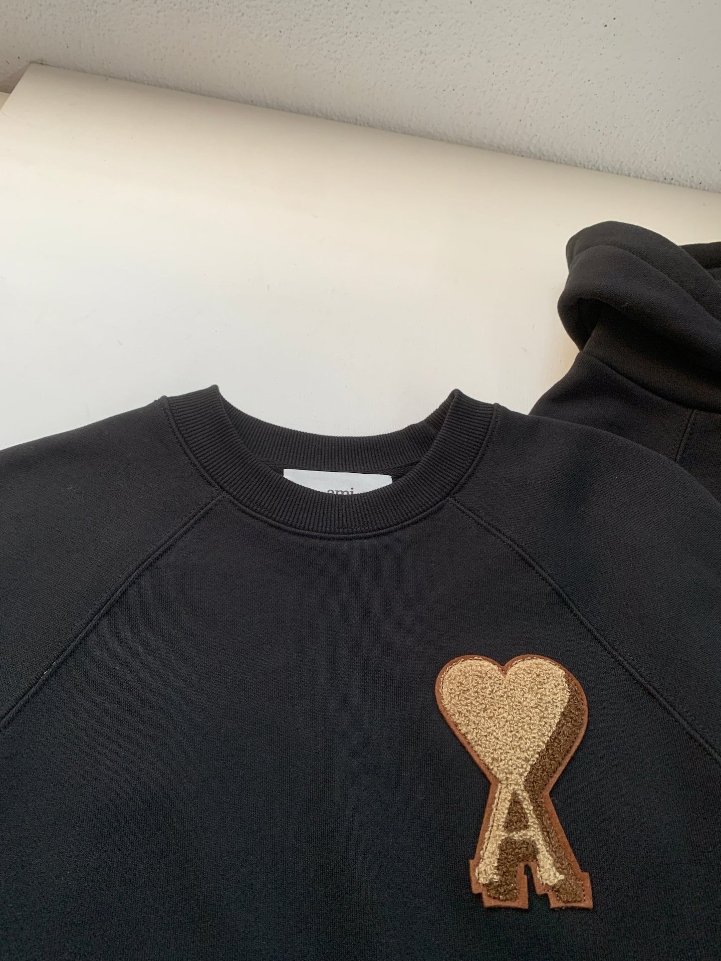 AMI Paris Heart Logo Embroidered Sweatshirt – 25SS