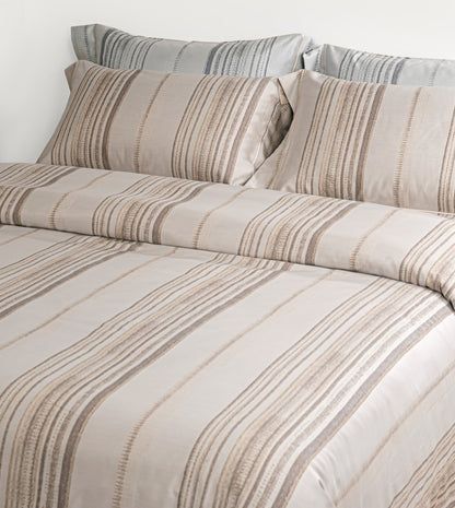Hotel Grand Pima Cotton & Silk Jacquard Four-Piece Bedding Set