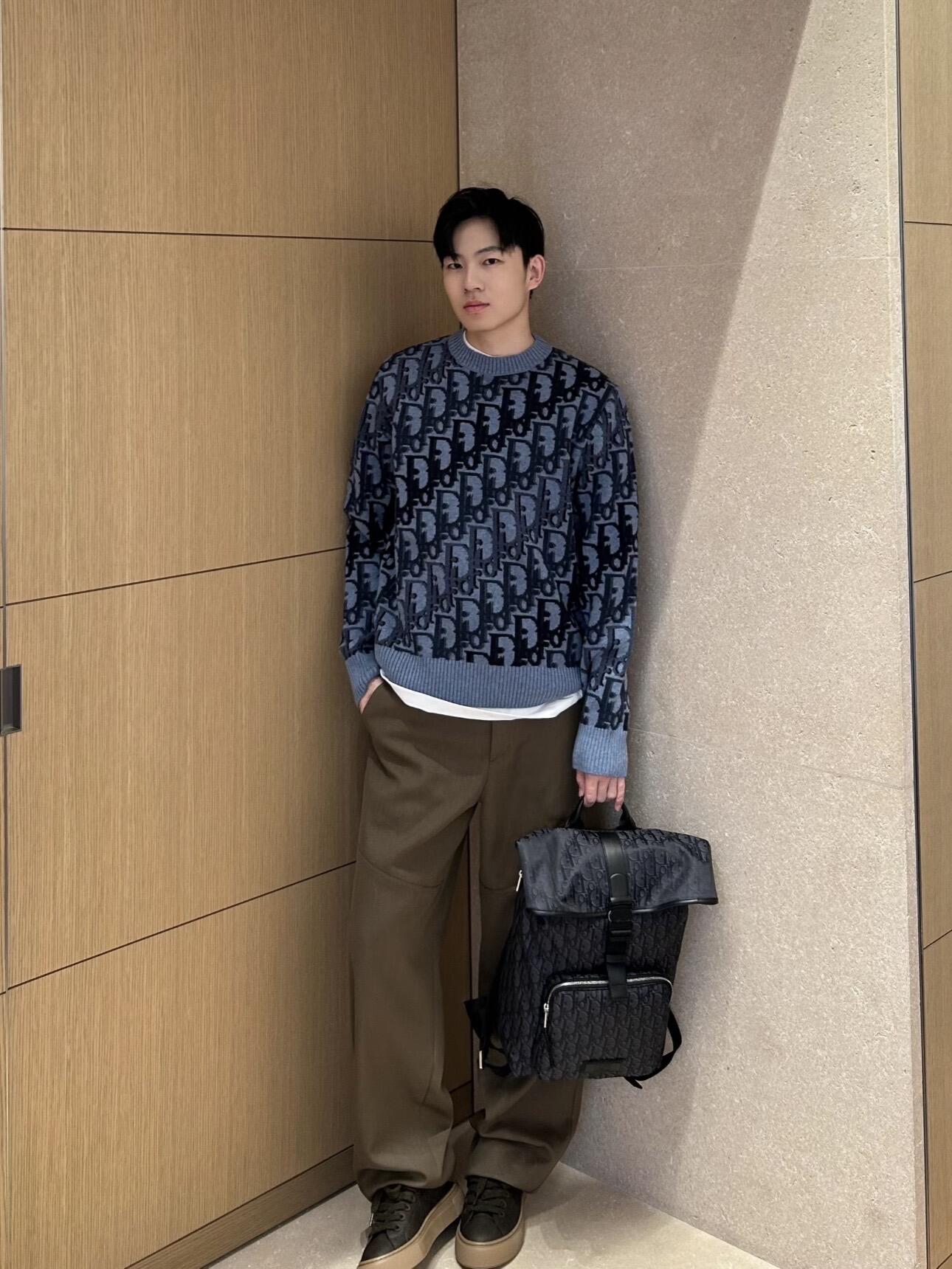 Dior Oblique Jacquard Wool Crewneck Sweater – 2026SS