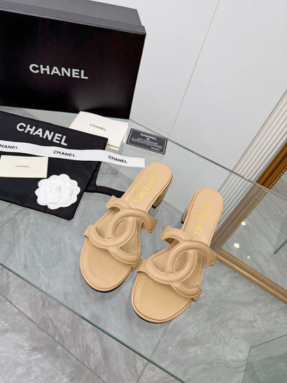 Chanel Chunky Heel Pumps – Spring/Summer Collection – 2026