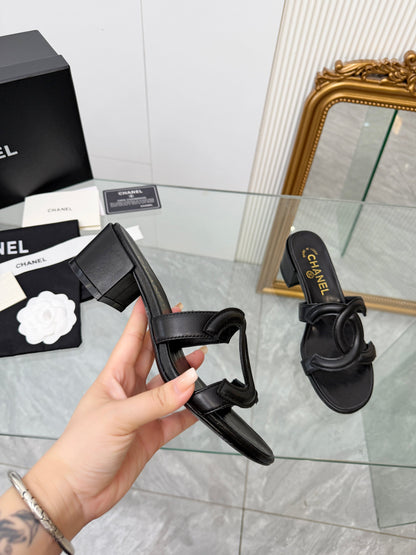 Chanel Chunky Heel Pumps – Spring/Summer Collection – 2026