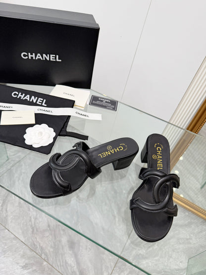 Chanel Chunky Heel Pumps – Spring/Summer Collection – 2026