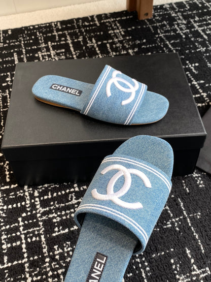 Chanel Denim Slip-On Mules – Spring/Summer Resort Collection – 25SS