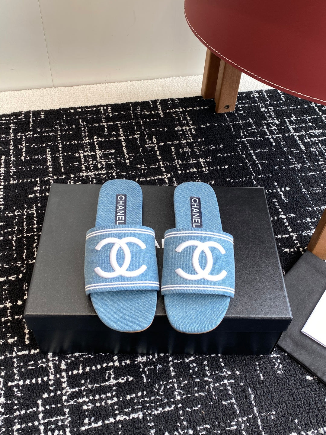 Chanel Denim Slip-On Mules – Spring/Summer Resort Collection – 25SS