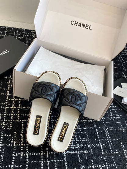 Chanel Lambskin Chain Block Heel Mules – Spring/Summer Collection – 25SS