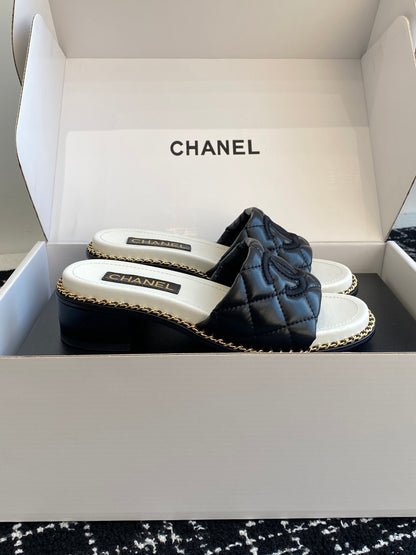 Chanel Lambskin Chain Block Heel Mules – Spring/Summer Collection – 25SS