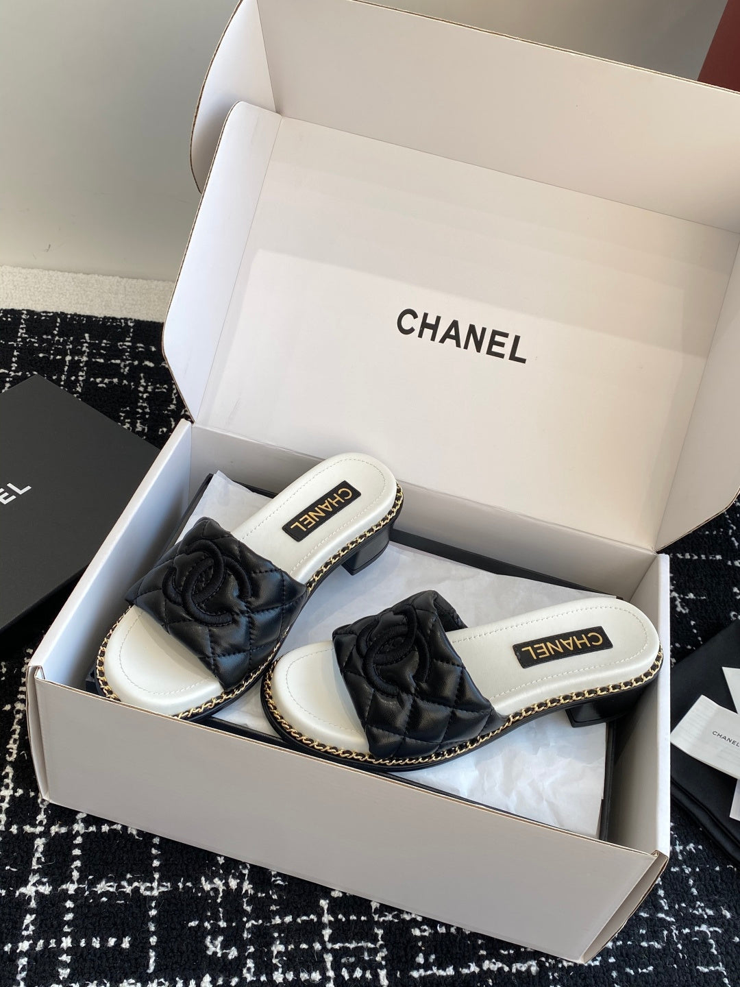 Chanel Lambskin Chain Block Heel Mules – Spring/Summer Collection – 25SS