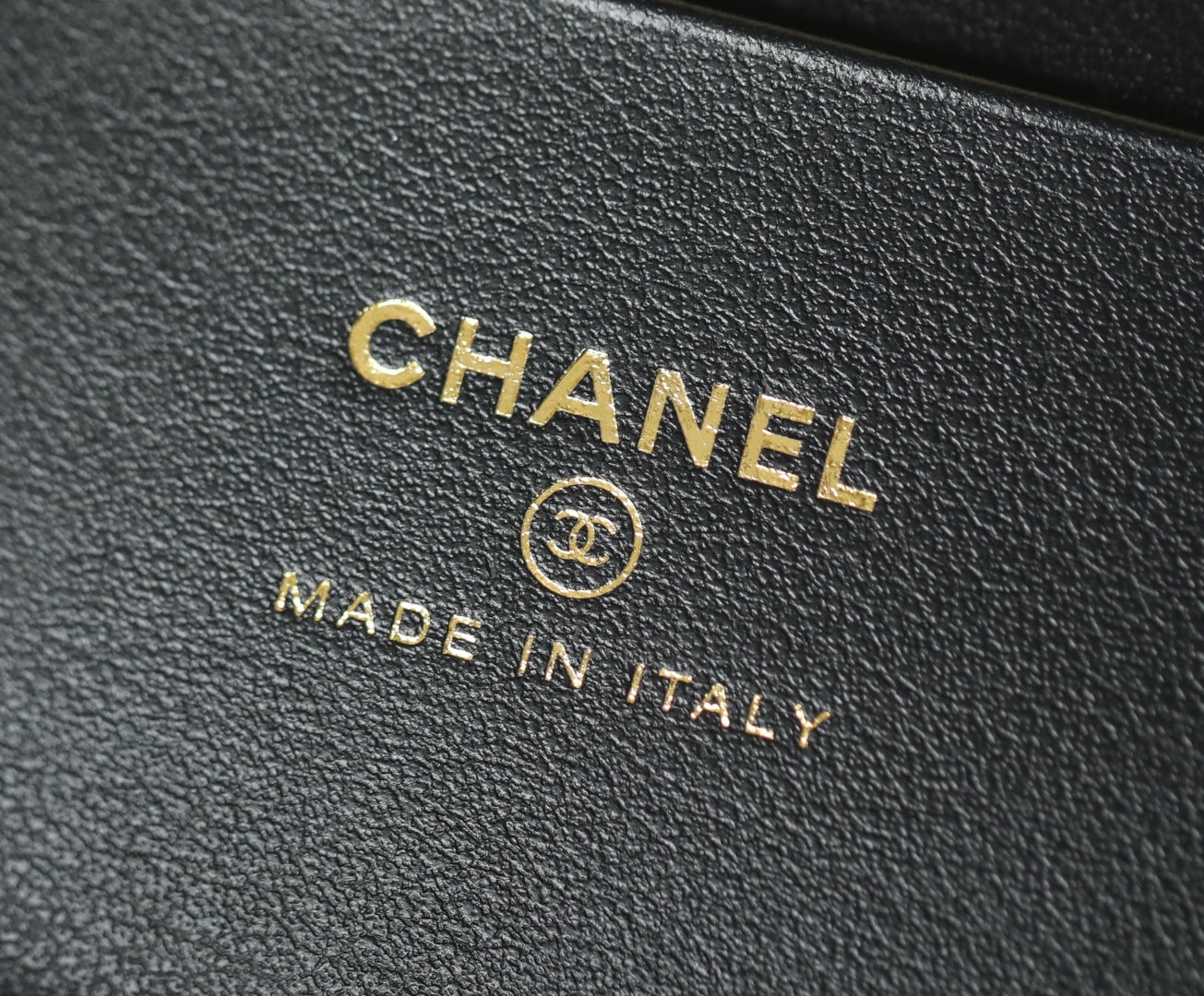 Chanel LP Box Art Buckle Clutch Bag – Spring/Summer Collection – 25P