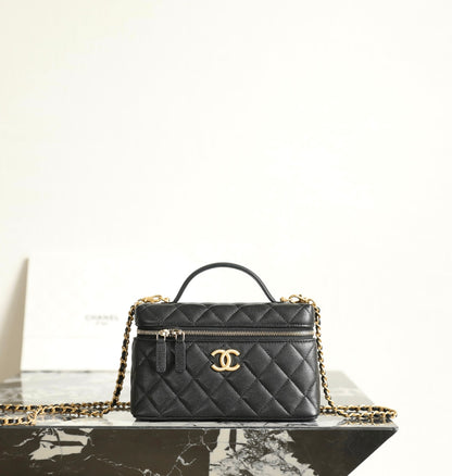 Chanel LP Box Art Buckle Clutch Bag – Spring/Summer Collection – 25P