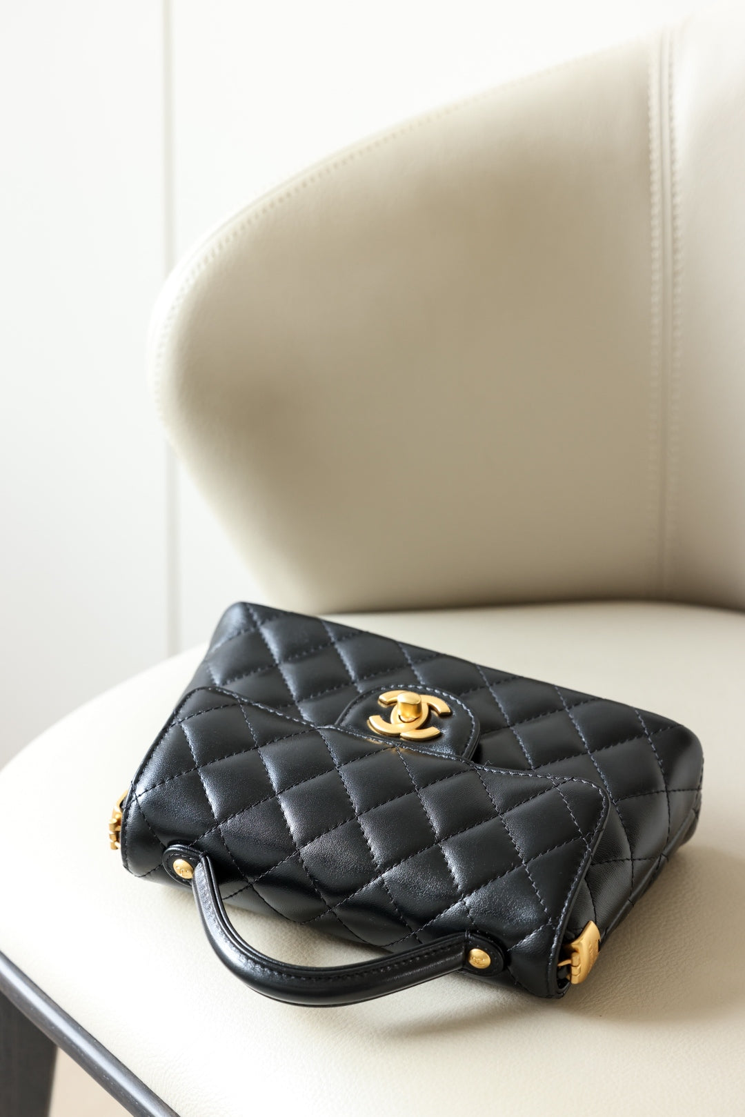 Chanel Kelly Lambskin Flap Bag – 25P