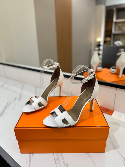 Hermès Classic Smooth Cowhide Pumps – 9cm