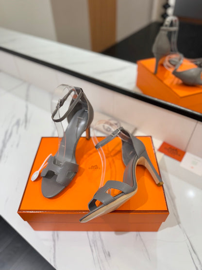 Hermès Classic Smooth Cowhide Pumps – 9cm