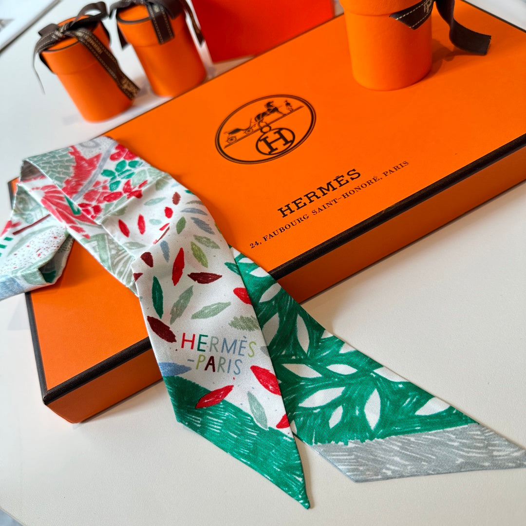 Hermès Twill Silk Scarf – Bird Kingdom