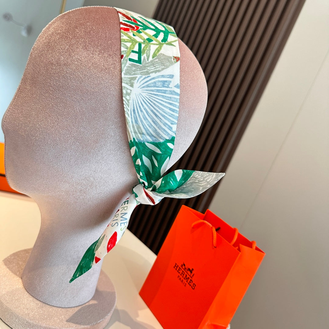 Hermès Twill Silk Scarf – Bird Kingdom