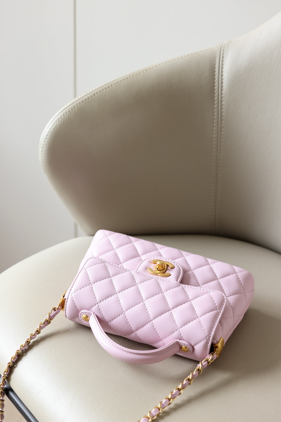 Chanel Kelly Lambskin Flap Bag – 25P