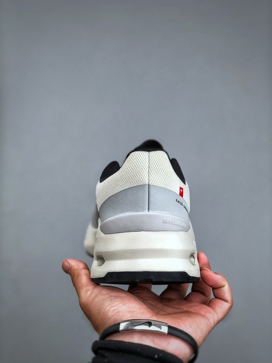 On Cloudpulse Lightweight Running Shoes