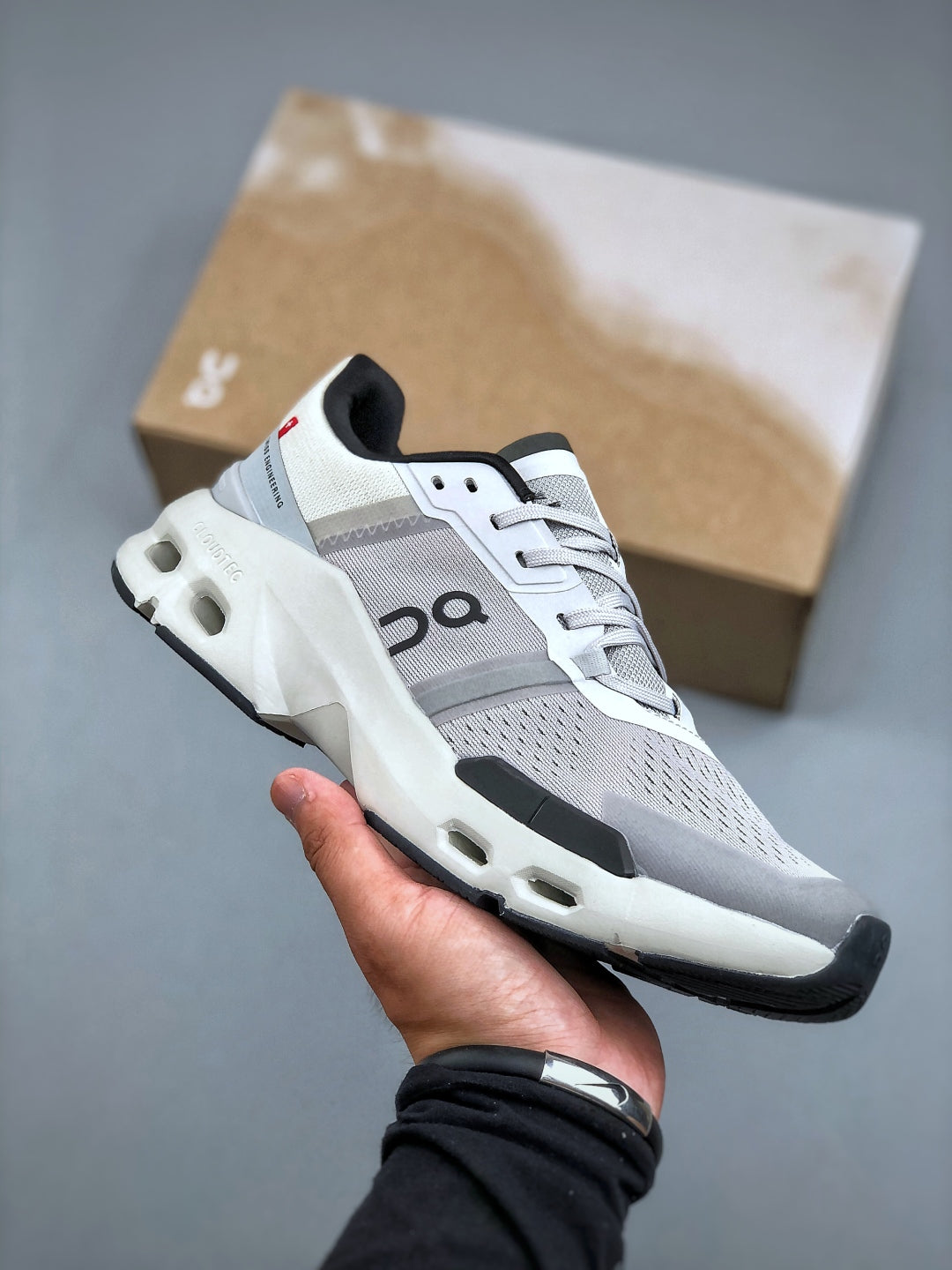 On Cloudpulse Lightweight Running Shoes