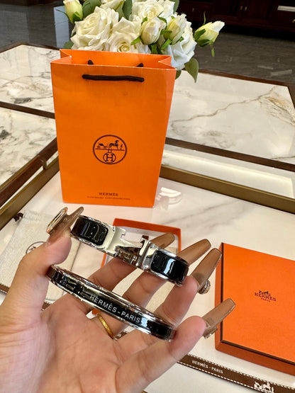 Hermès H-Letter Oval Enamel Bracelet
