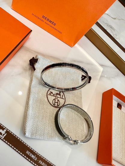 Hermès H-Letter Oval Enamel Bracelet