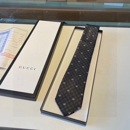 Gucci GG Bee Print Silk Jacquard Tie