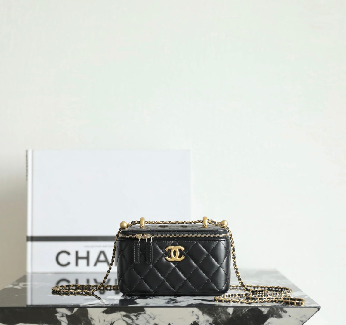 Chanel 25S Spring/Summer Double Gold Bead Vanity Case