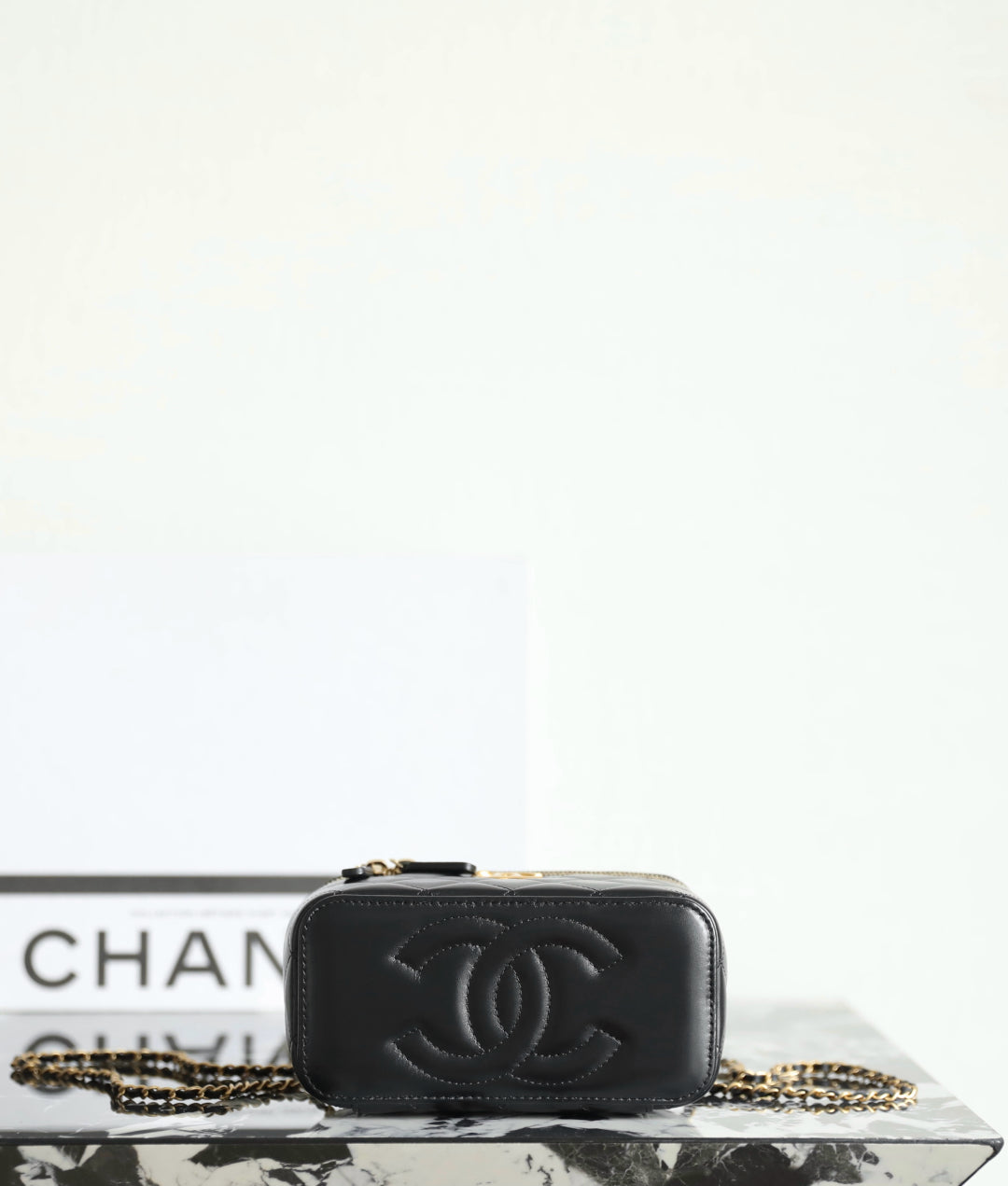 Chanel 25S Spring/Summer Double Gold Bead Vanity Case