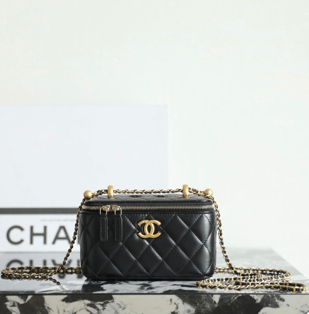 Chanel 25S Spring/Summer Double Gold Bead Vanity Case