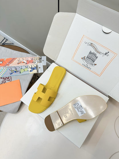 Hermès Fashion Palm-Grain H Slides